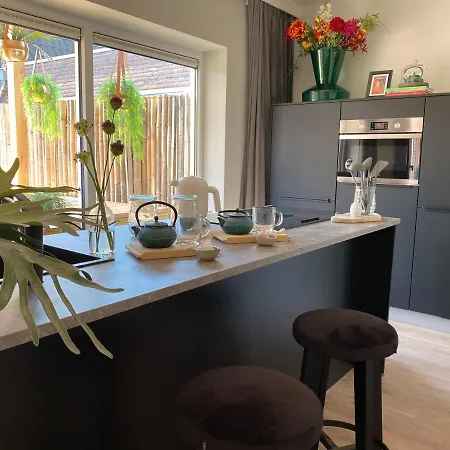 Suite Spot Houten Buitenkant foto