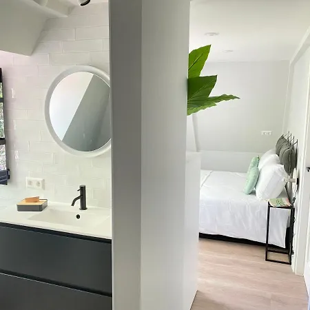 Suite Spot Houten Buitenkant foto